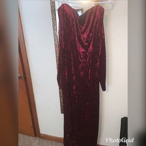 Long sleeve sweetheart neck dress